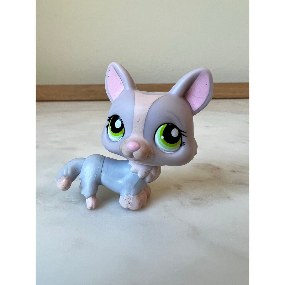 Littlest Pet Shop Corgi Dog Figure #1486 Rare Lavender with Green Dot Eyes 2007
